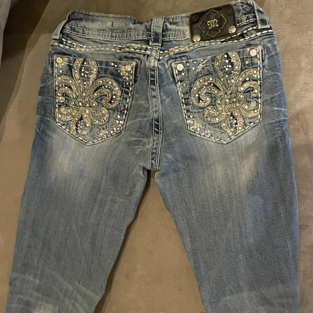 Size 27 True Religion Miss me jeans great condition